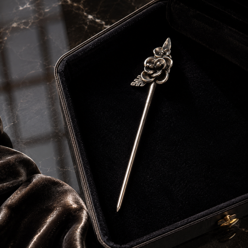 Antique Rose Juda Pin