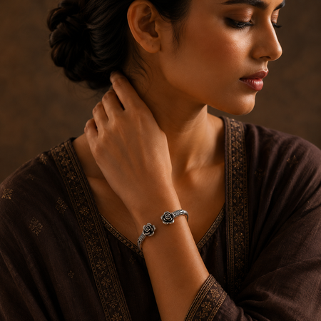 Gulrooh Twist Bangle