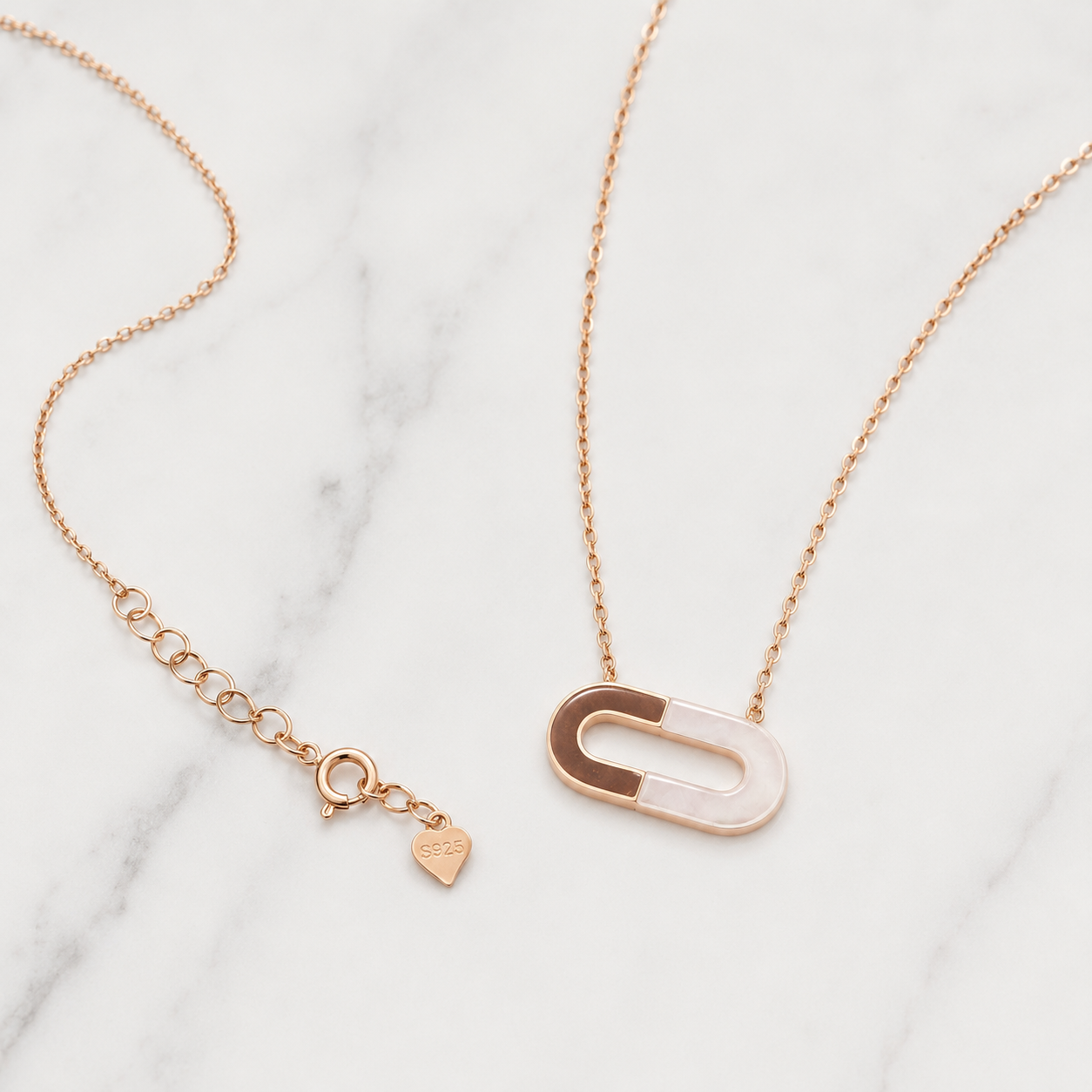 Élan Link Pendant with Chain