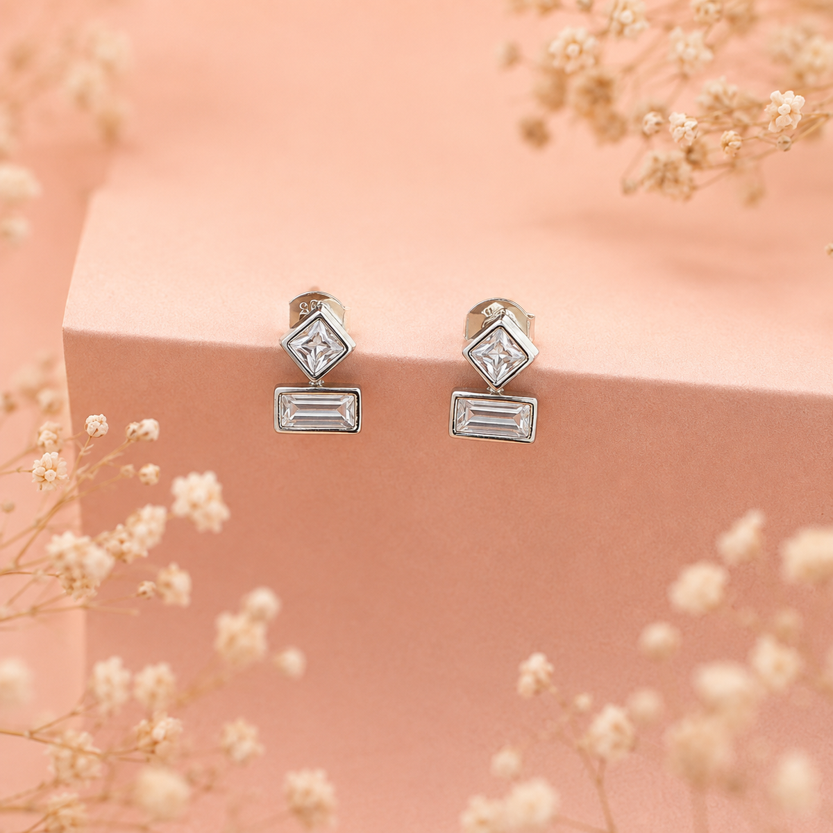 Élan Geometric Drop Earrings
