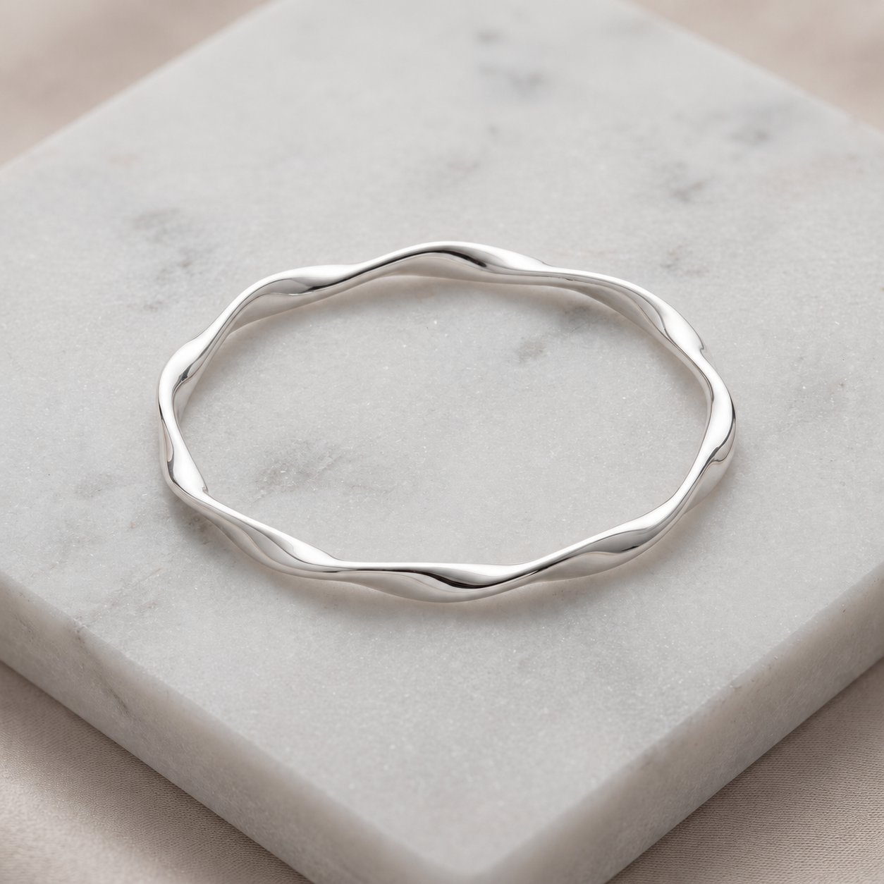 Aurelia Wave Bangle