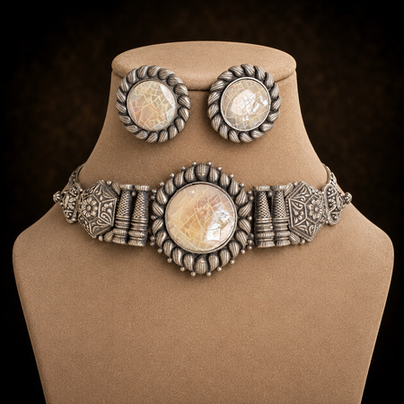 Shvetambara MOP Choker Necklace & Earrings Set